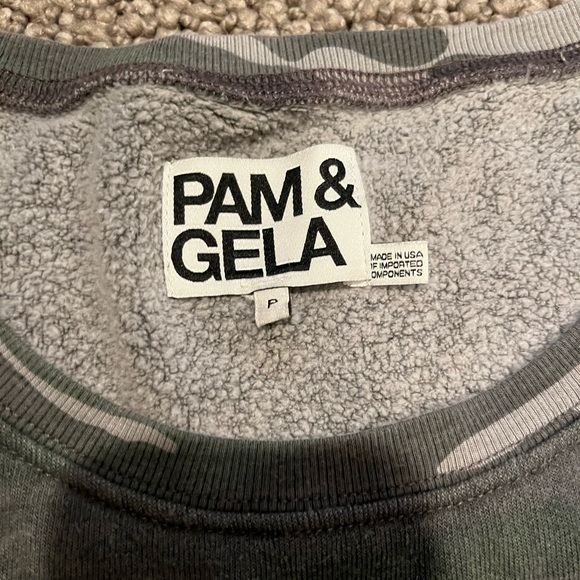 PAM&GELA Long Sleeve Crop NWOT - Picture 3 of 3